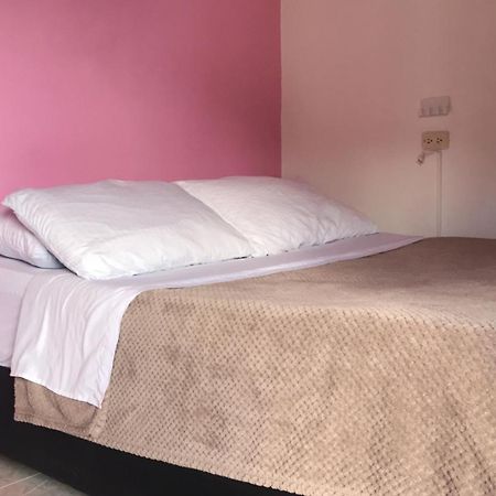 Hospedaje Casa Rosa Jardín Esterno foto