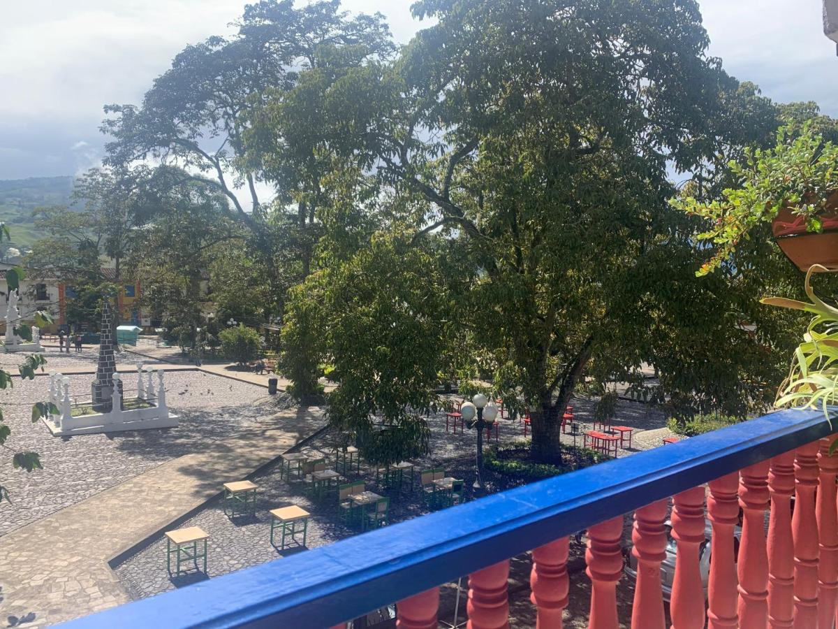 Hospedaje Casa Rosa Jardín Esterno foto