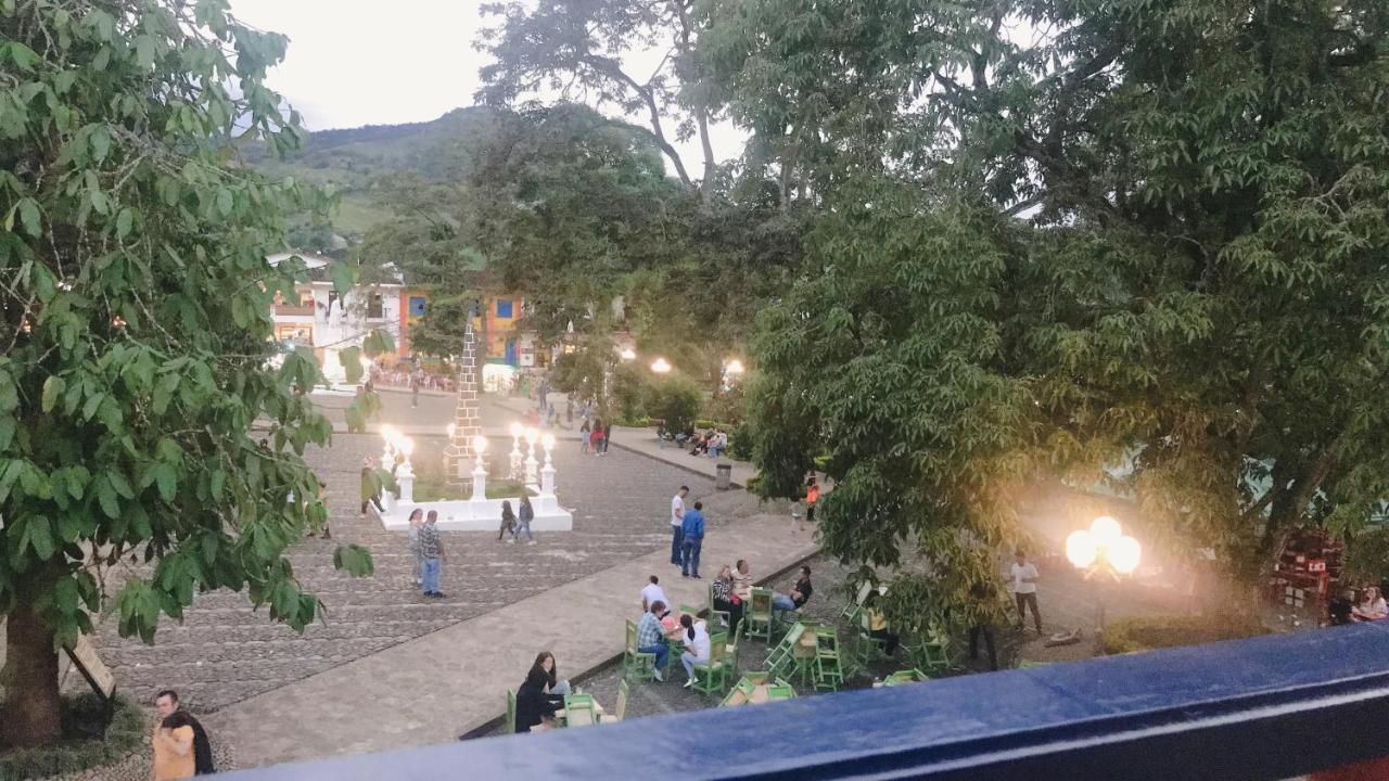 Hospedaje Casa Rosa Jardín Esterno foto
